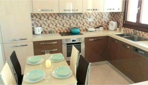 Central, Fully Equipped, 2 Bedrooms, Great View, Wifi