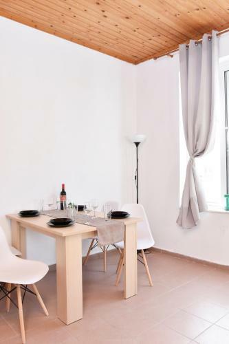 Manolia Apartment
