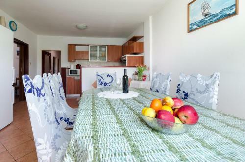 Apartments And Room Sime M