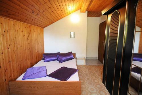 Fully Equipped 2 Bedroom Apartment In Pirovac