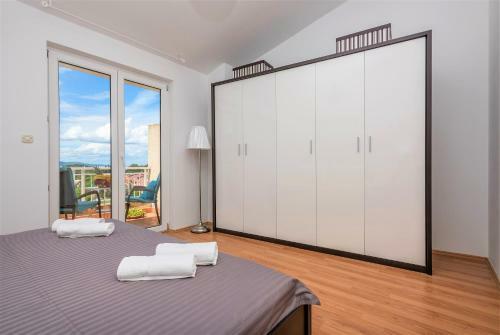 Apartment Andor Makarska