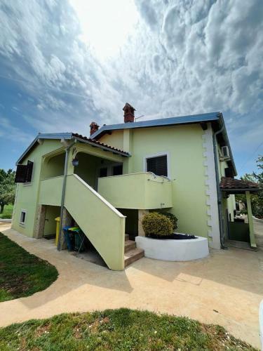Pomerino Apartmans