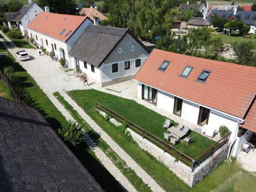 Apartamento Nemesp�csely Udvarh�z