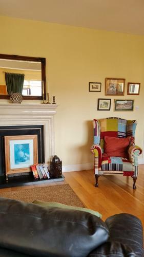 Yellow Heights Country House