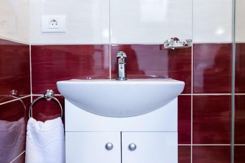 Hostal Marconi Guesthouse