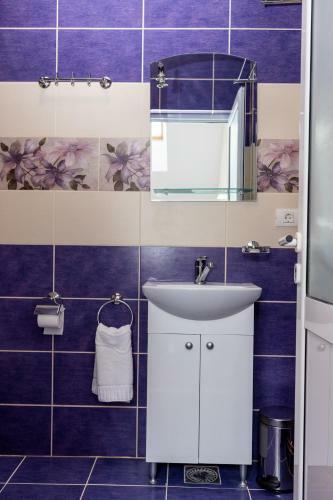 Hostal Marconi Guesthouse