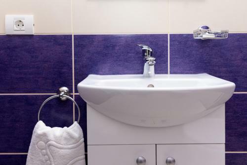 Hostal Marconi Guesthouse