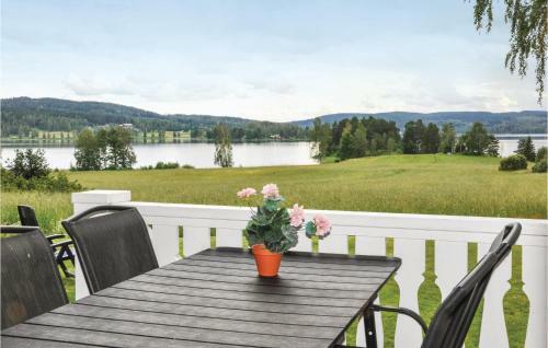Stunning Home In Gunnarskog W/ 2 Bedrooms