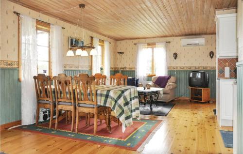 Stunning Home In Gunnarskog W/ 2 Bedrooms