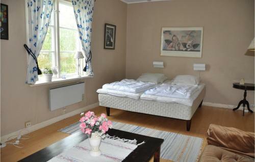 Amazing Apartment In Sax�n With 1 Bedrooms