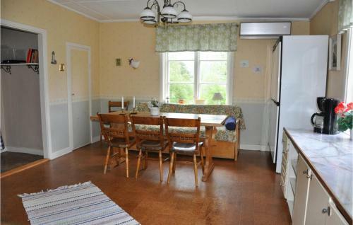 Amazing Apartment In Sax�n With 1 Bedrooms