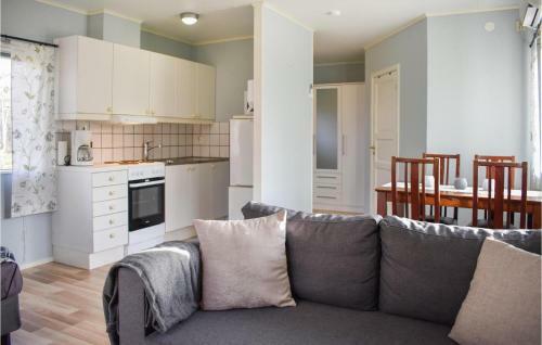 Beautiful Home In Hassl� W/ Wifi