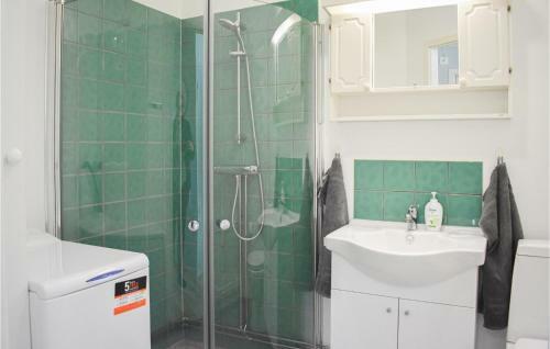 Beautiful Home In Hassl� W/ Wifi