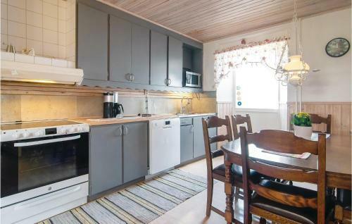 Three-bedroom Apartment In Havdhem
