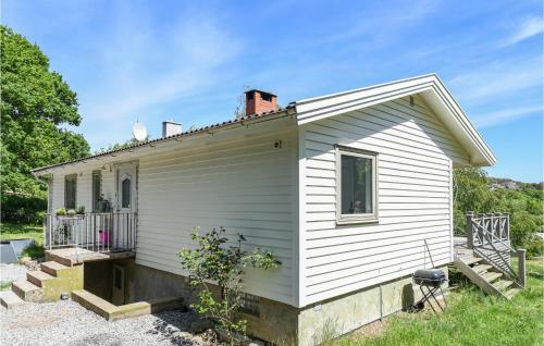Nice Home In Hj�lteby With Wifi And 3 Bedrooms