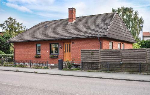 Awesome Home In H�gan�s With Wifi And 4 Bedrooms