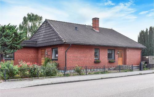 Awesome Home In H�gan�s With Wifi And 4 Bedrooms