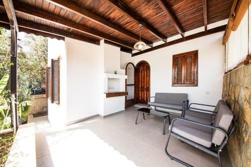 Invigorating Villa With Balcony, Terrace And Backyard In Bodrum