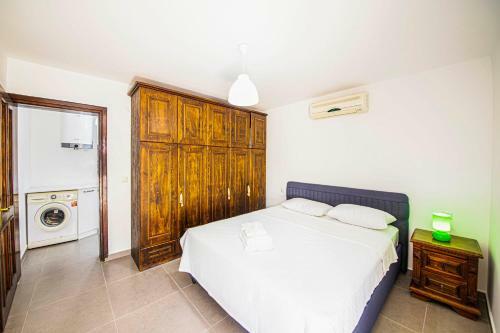 Invigorating Villa With Balcony, Terrace And Backyard In Bodrum