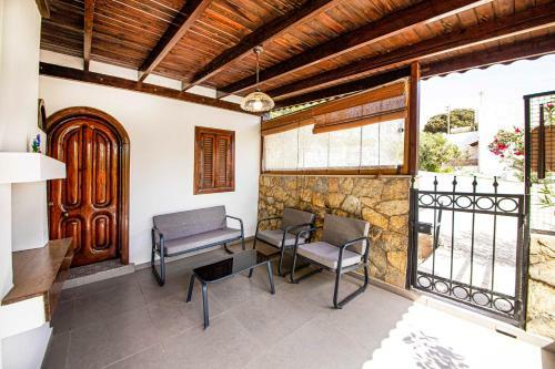 Invigorating Villa With Balcony, Terrace And Backyard In Bodrum