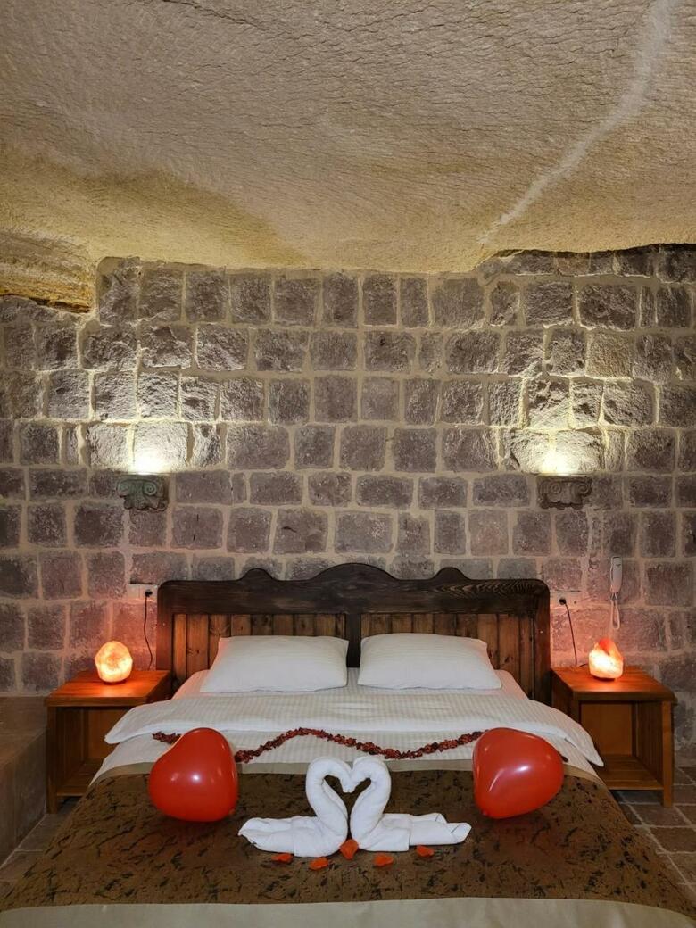 Hotel Kapalos Cave Suites