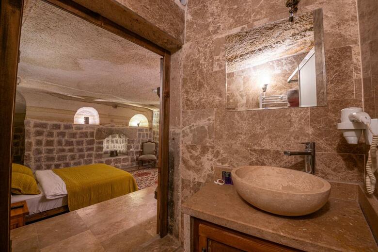 Hotel Kapalos Cave Suites