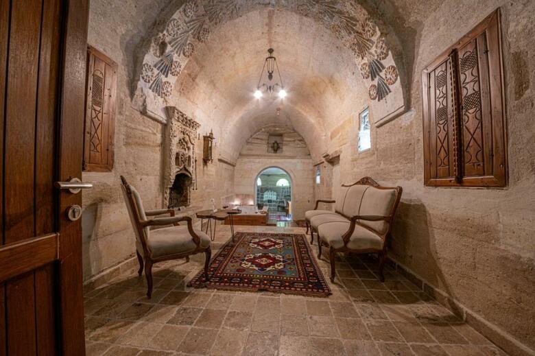 Hotel Kapalos Cave Suites