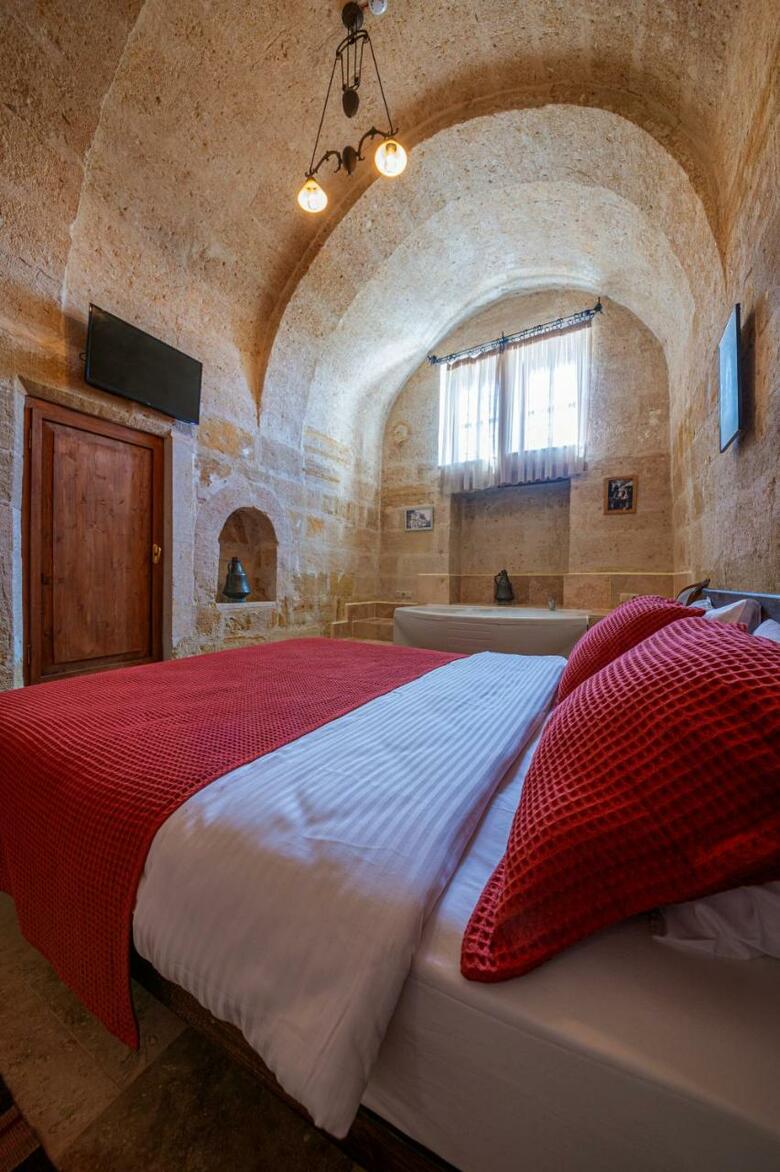 Hotel Kapalos Cave Suites