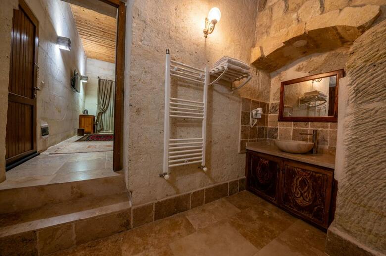 Hotel Kapalos Cave Suites