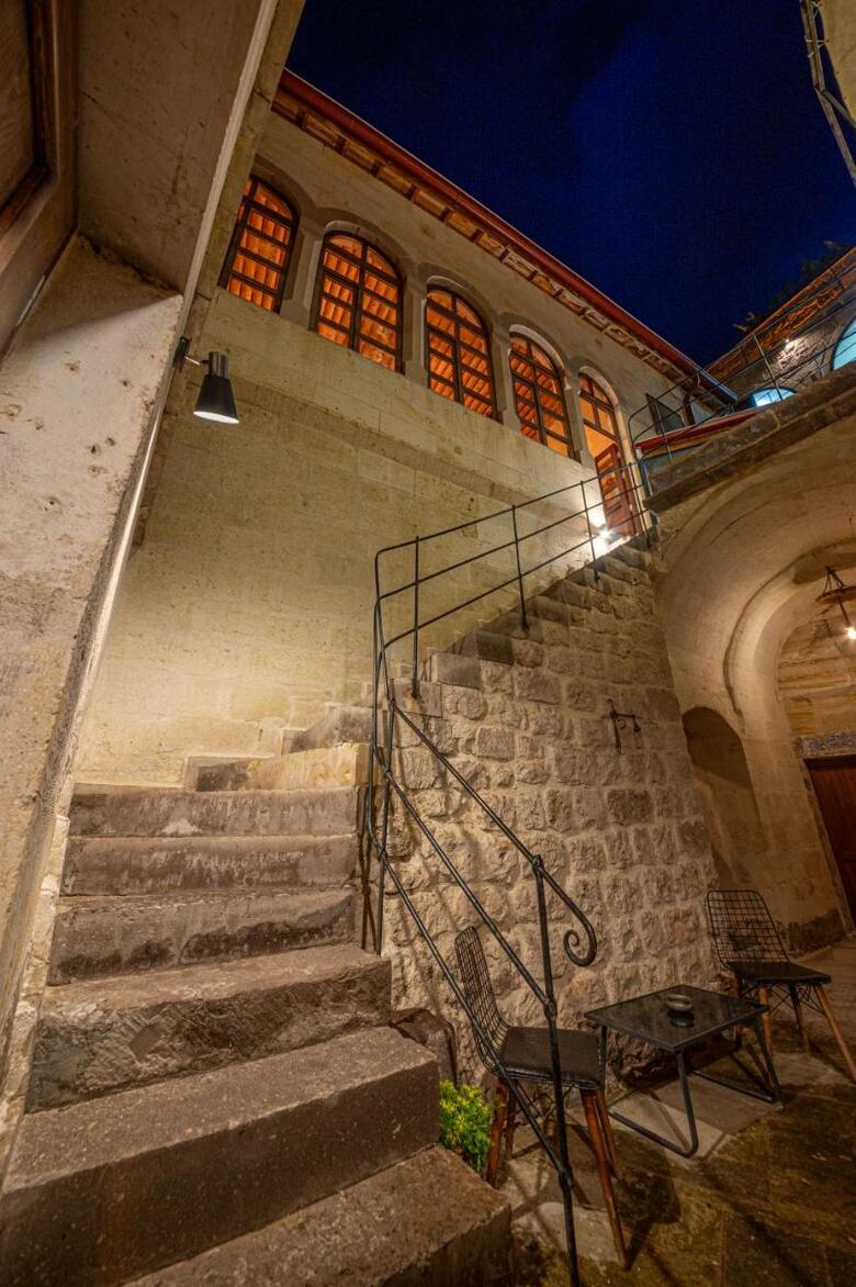 Hotel Kapalos Cave Suites