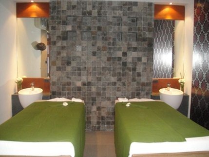 Hotel Weekender Resort & Spa