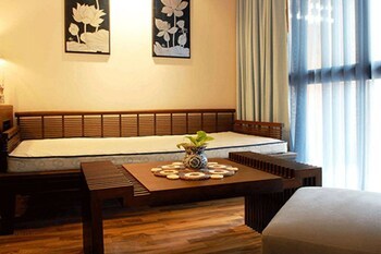 Hotel Weekender Resort & Spa