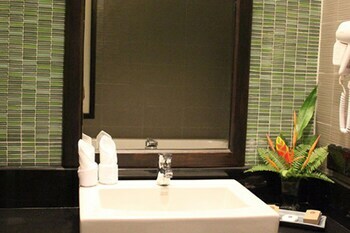 Hotel Weekender Resort & Spa
