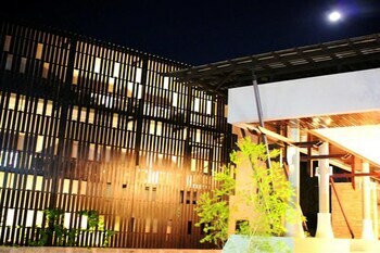 Hotel Weekender Resort & Spa