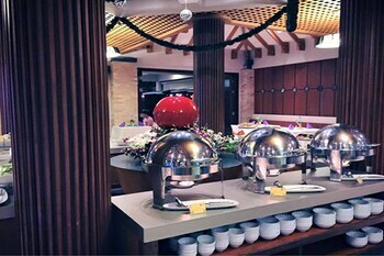 Hotel Weekender Resort & Spa