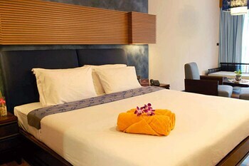 Hotel Weekender Resort & Spa