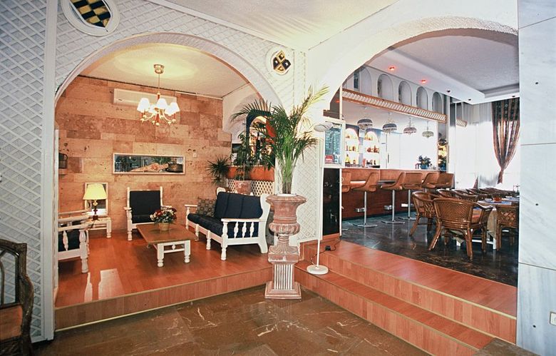 Oscar Hotel & Apartments