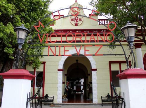 Hotel Hacienda Real