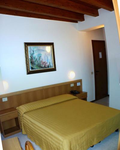 Hotel Tiziana Garn�