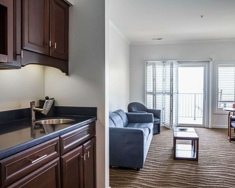 Island Inn & Suites, An Ascend Hotel Collection Member