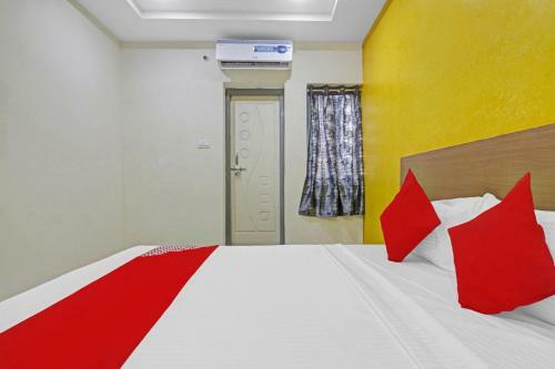 Oyo 89644 Hotel R Square