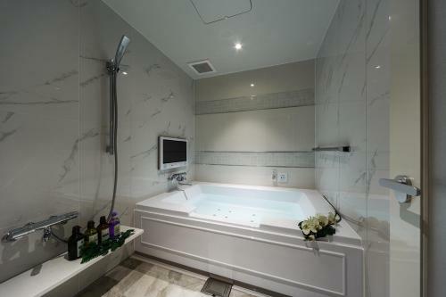 Hotel O