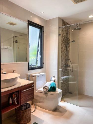 Apartamento The Title Rawai: Beachfront Condotel