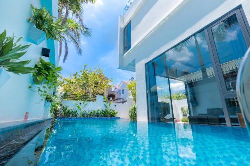 Villa H? B?i Sunrise G?n B�i T?m
