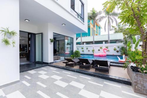 Villa H? B?i Sunrise G?n B�i T?m