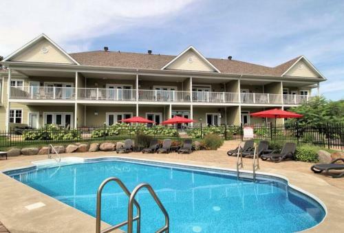 Le Champlain 101- Condo Avec Piscine & Gym