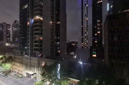 New 1br 1ba Apartment Central +wifi+ Balcony