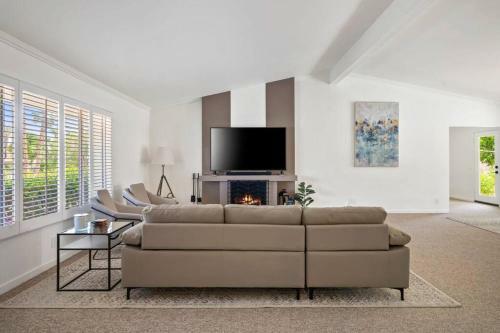 New! Lush Desert Retreat W/ Private Pool & Mountain Views