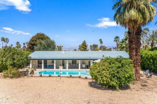 New! Lush Desert Retreat W/ Private Pool & Mountain Views