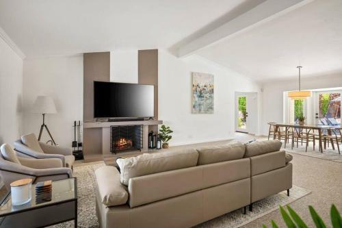 New! Lush Desert Retreat W/ Private Pool & Mountain Views